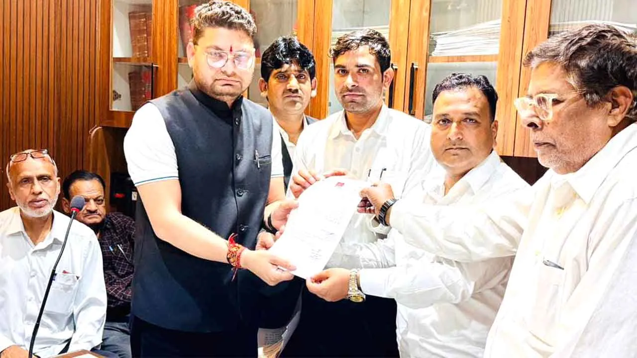 समाजवादी अधिवक्ता सभा के जिलाध्यक्ष शफकत खान ने किया कार्यकारिणी का विस्तार