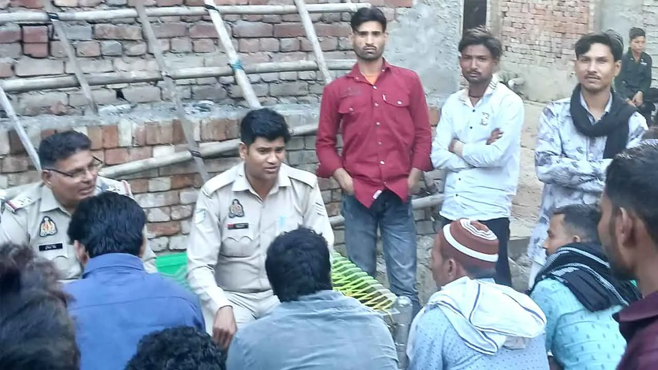 आर्यपुरी में चलाया ट्रैफिक जागरूकता अभियान, नियमों के पालन की अपील