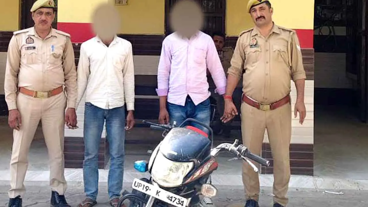 मैरिज होम के सामने से चोरी हुई बाइक बरामद, दो गिरफ्तार