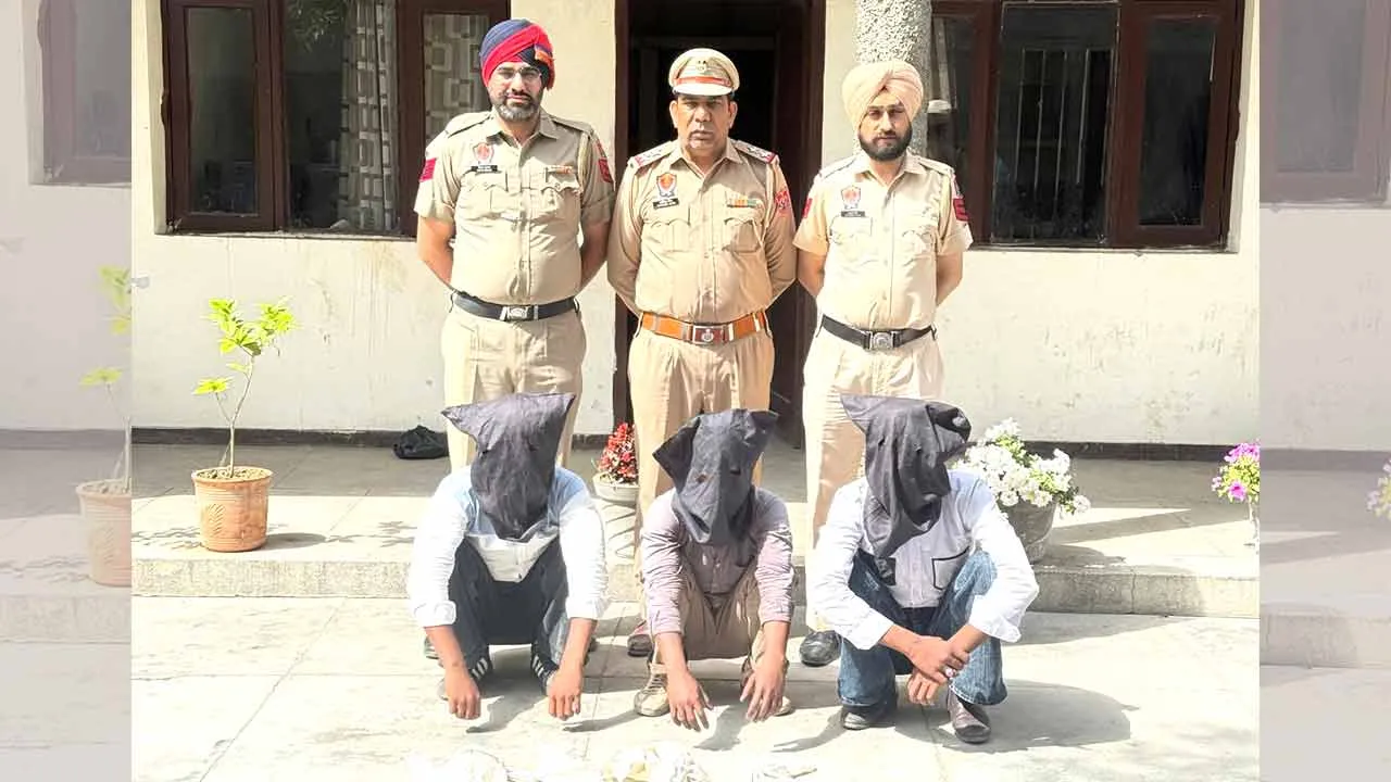 Bambiha Gang: बंबीहा गैंग का गुर्गा दो साथियों सहित गिरफ्तार