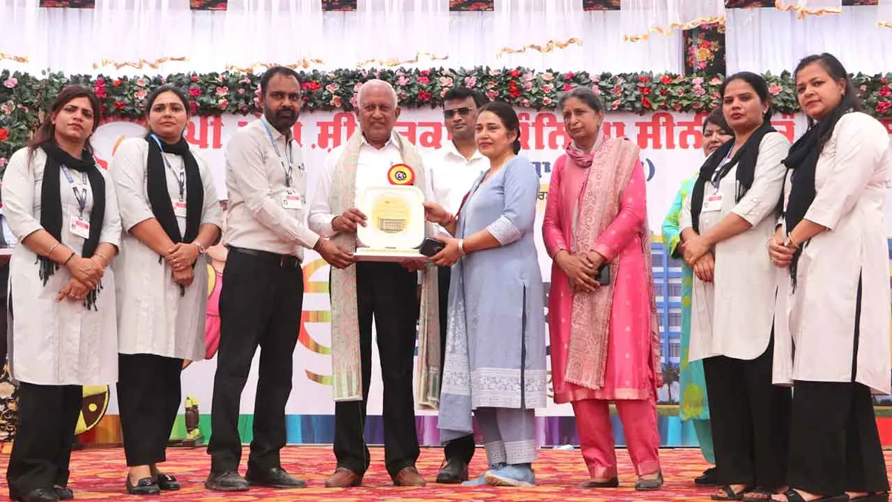 कैबिनेट मंत्री ने किया स्कूल की नई इमारत का शिलान्यास