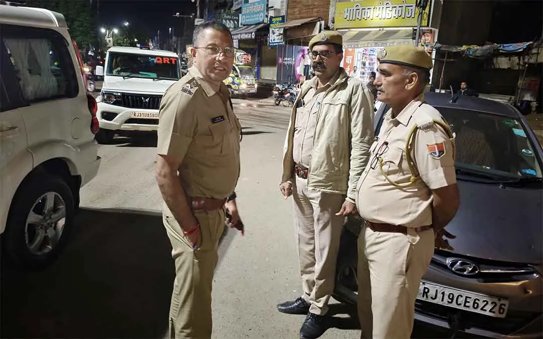 नव नियुक्त एसपी नरेंद्र सिंह मीना का देर रात औचक निरीक्षण