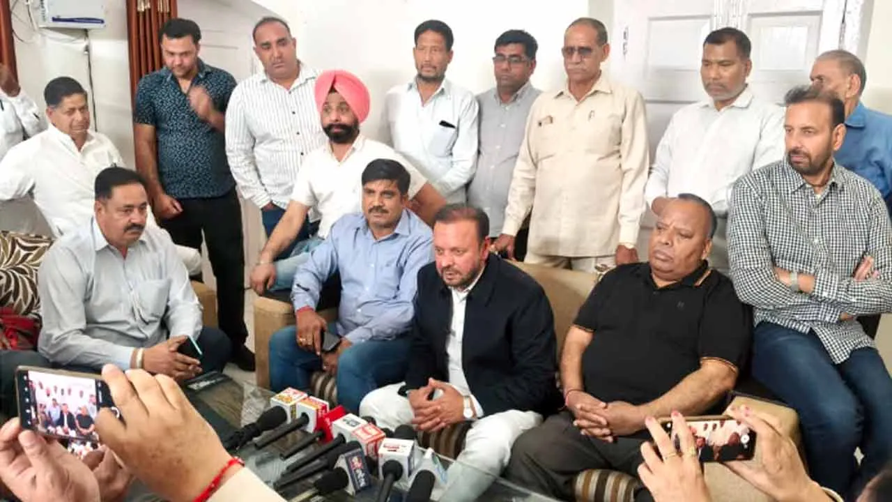 Congress: निष्ठा और मान-सम्मान पर आंच आने के बाद छोडी कांग्रेस पार्टी-राम किशन गुज्जर्र