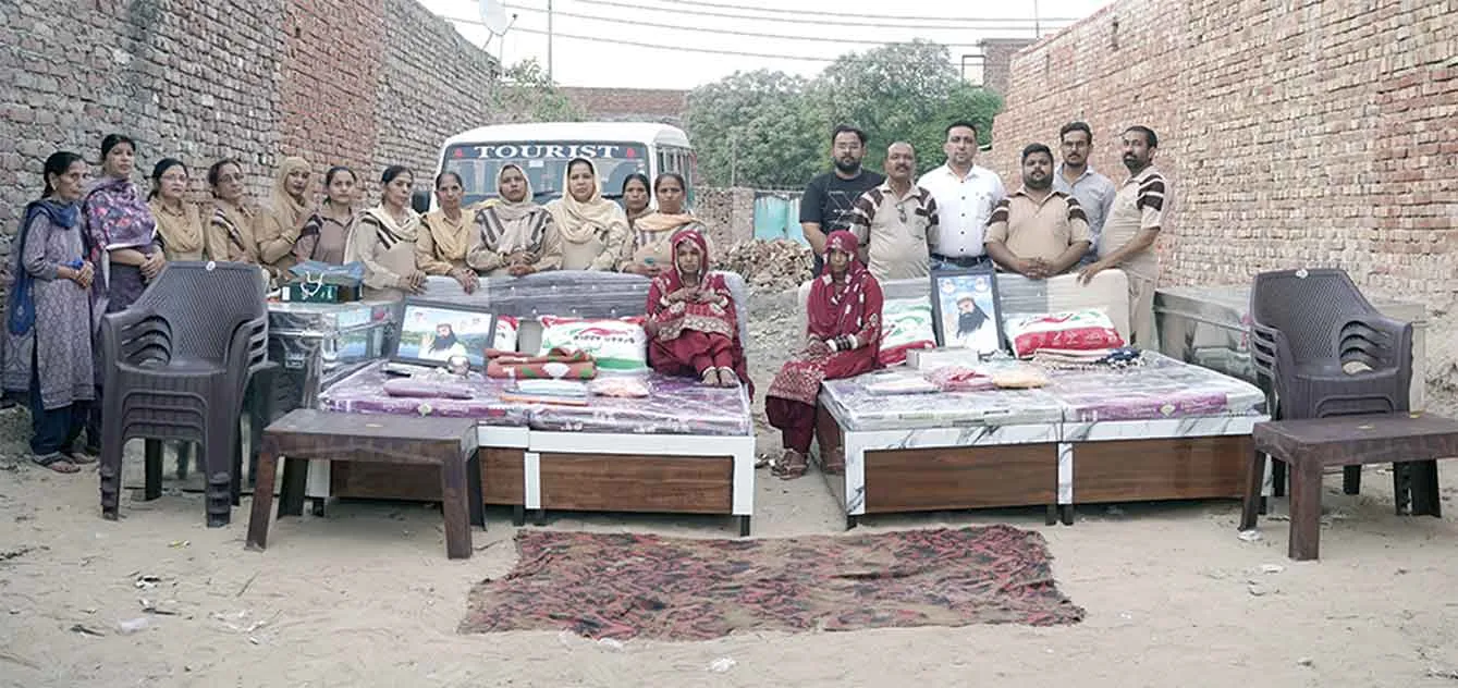 Sirsa: पीर बस्ती के जरूरतमंद परिवार के लिए सरसा ब्लॉक की साध-संगत ने दिखाई इंसानियत