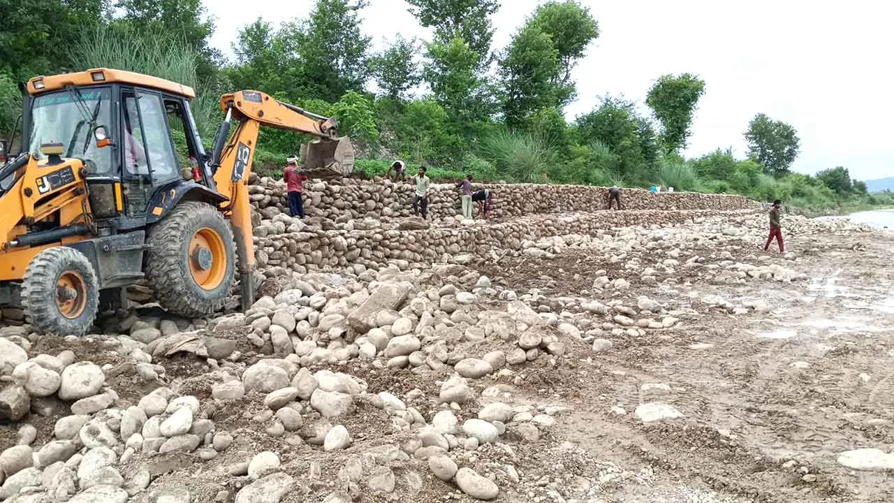 जिले की 37 पॉइंट्स पर होगा लगभग 42 करोड़ की लागत से बाढ़ राहत कार्य, 15 अप्रैल से होंगे शुरू