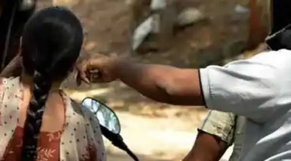 Snatching: पीएचसी में ड्यूटी के दौरान झपटा नर्सिंग ऑफिसर का सोने का लॉकेट 