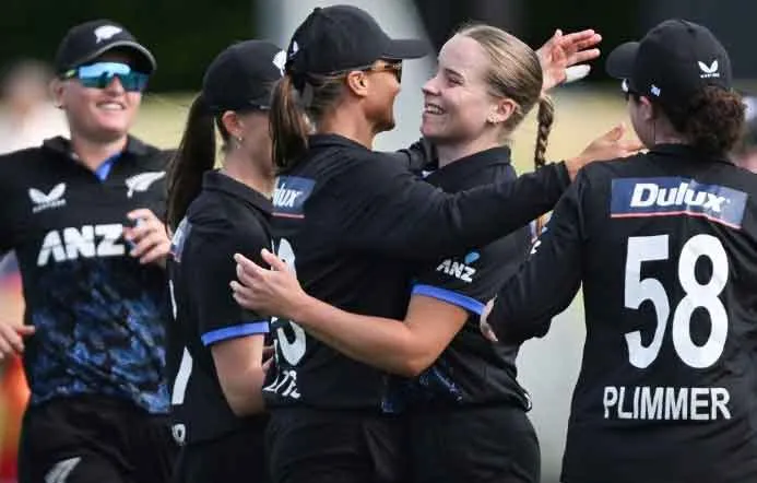 New Zealand W vs South Africa W: कप्तान अमेलिया केर के तूफान में उड़ा दक्षिण अफ्रीका