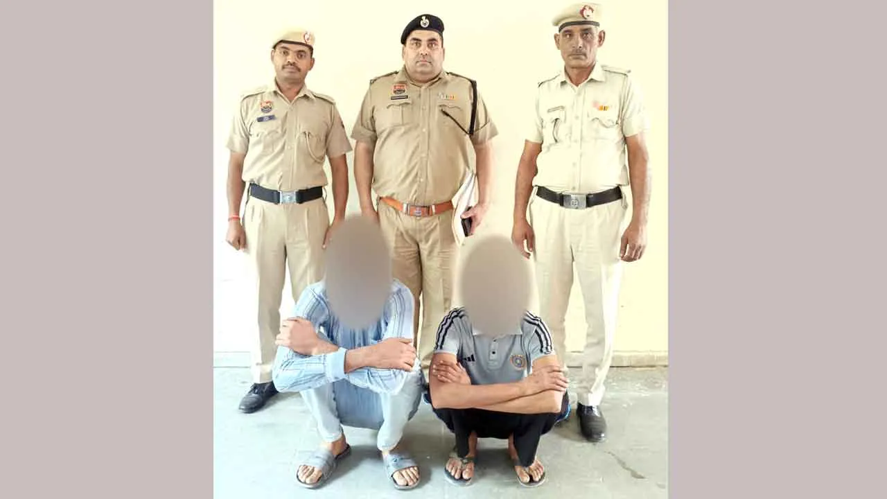 टावर से बैटरी चोरी के मामले में दो आरोपी गिरफ्तार