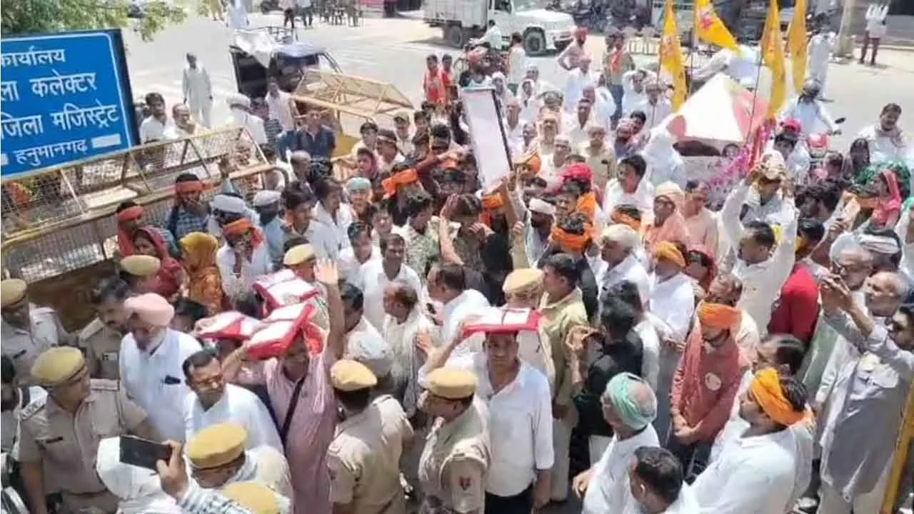 गोवंश को राष्ट्रीय दर्जा देने की मांग, एसडीएम को सौंपा ज्ञापन
