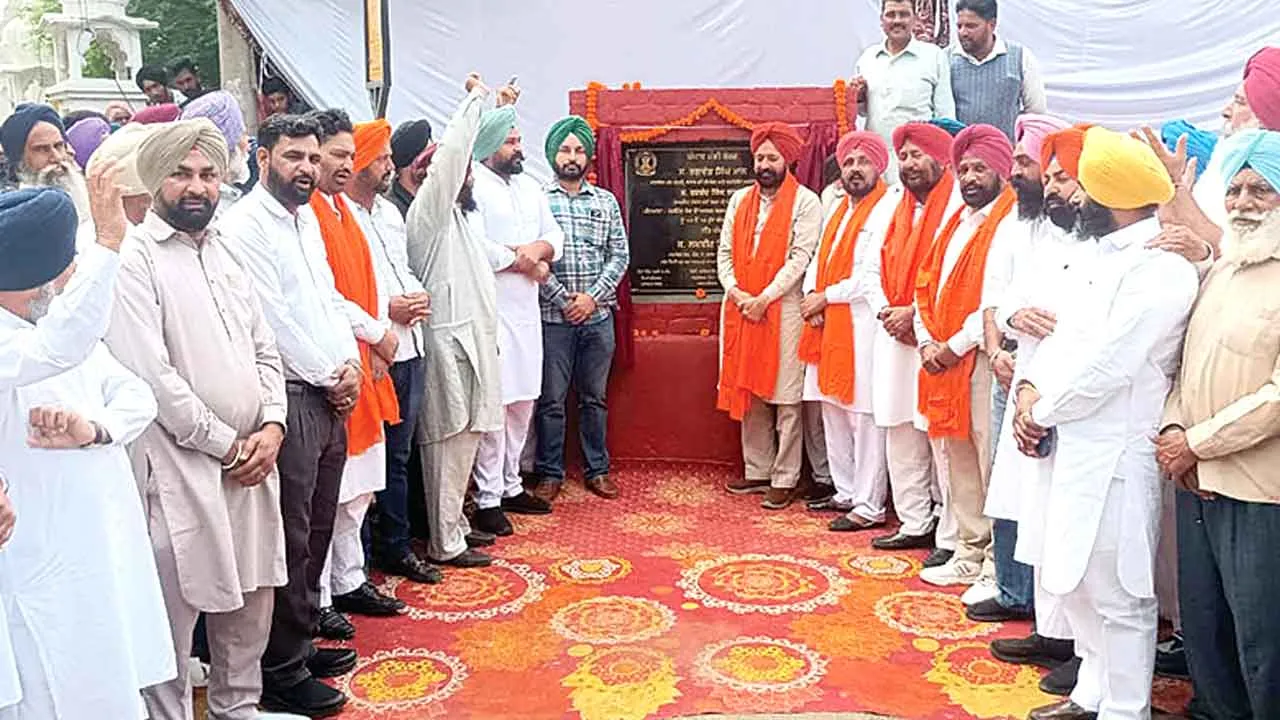 विधायक राय ने सड़क परियोजना का रखा नींव पत्थर, 4.44 करोड़ की राशि होगी खर्च