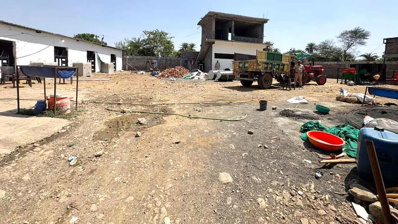 तस्कर की 2.78 करोड़ की संपत्ति फ्रीज