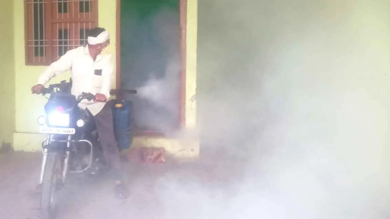 Fogging: मच्छर जनित रोगों से बचाव हेतु कराई गई फॉगिंग
