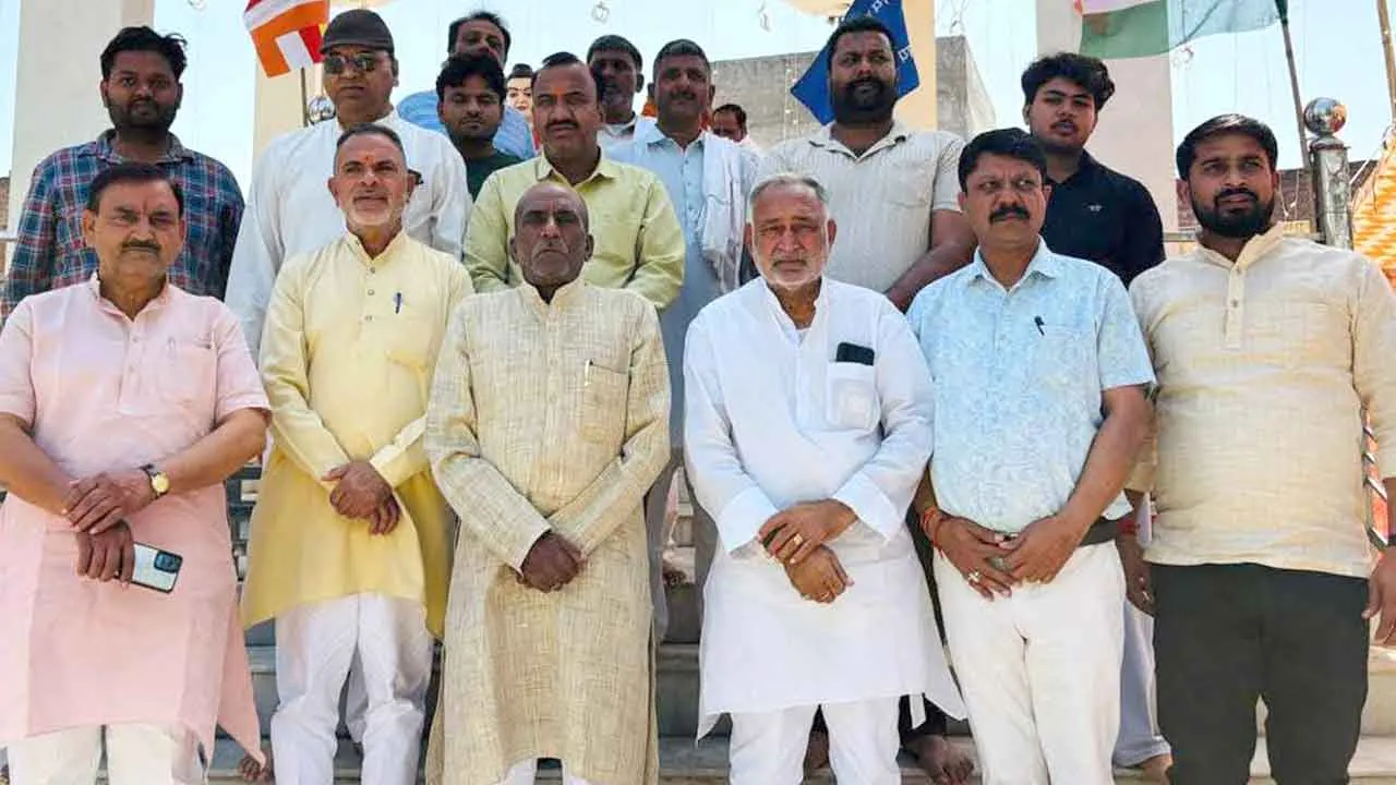भाजपाईयों ने डॉ. भीमराव अंबेडकर को अर्पित किए श्रद्धासुमन