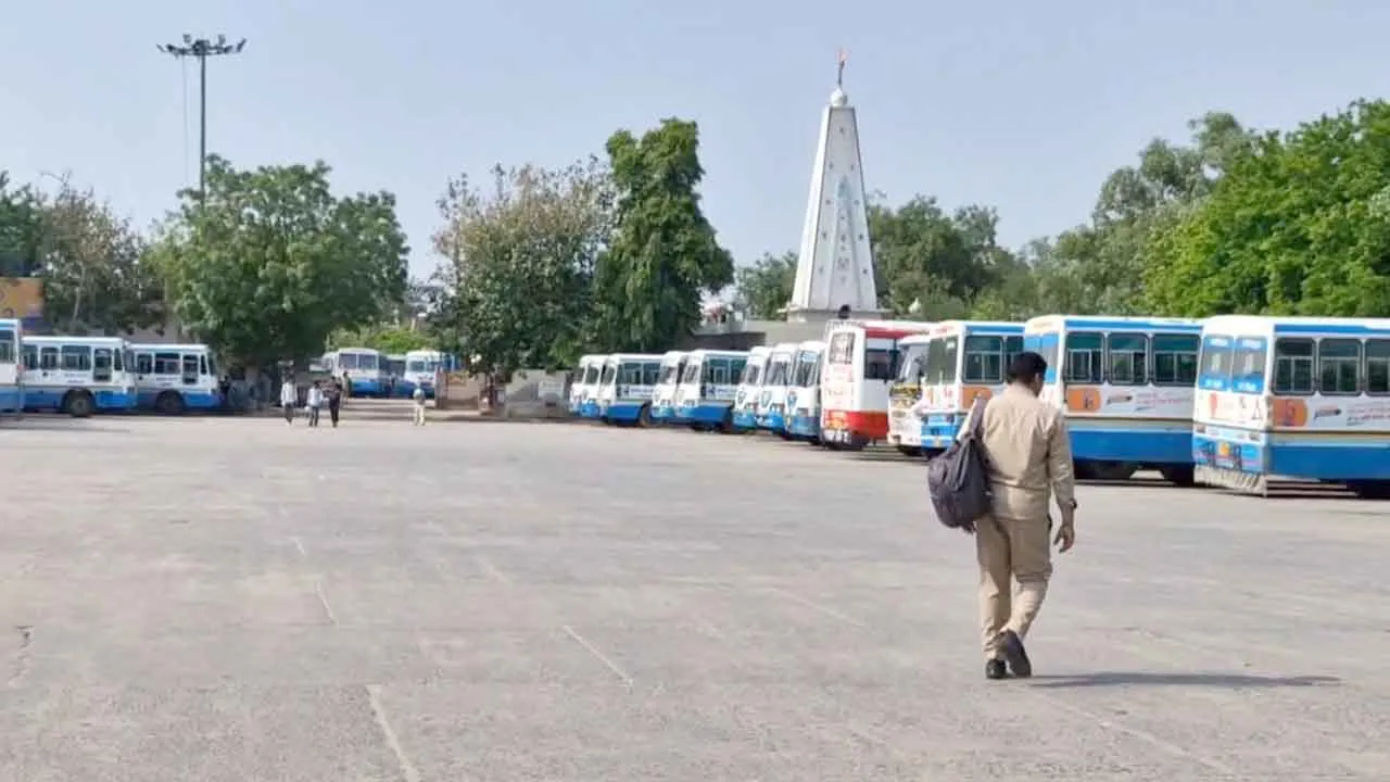 Haryana Roadways: रोडवेज विभाग में बड़ा फेरबदल, 7 अधिकारियों के तबादले