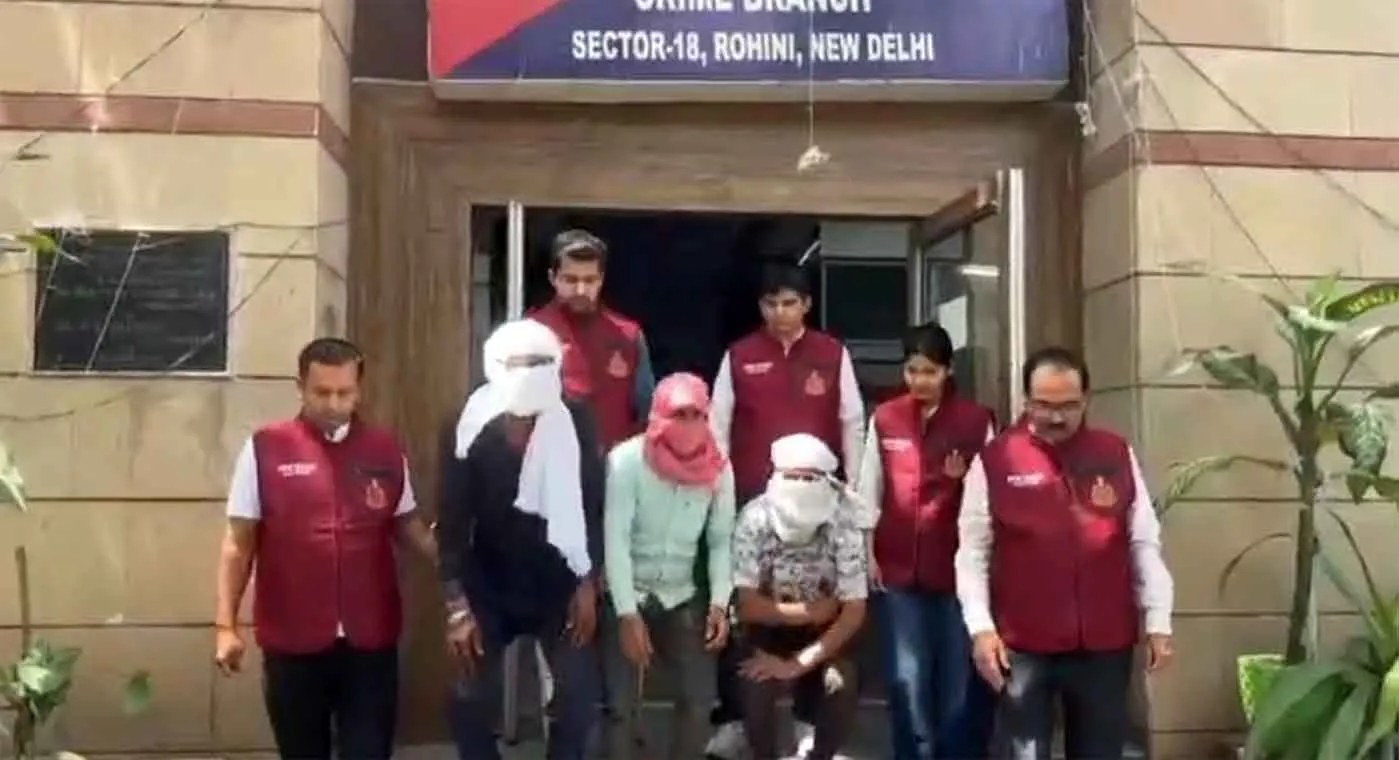 Gas Cylinders Seized: दिल्ली के नांगलोई में गैर-कानूनी एलपीजी रैकेट का भंडाफोड़; 96 सिलेंडरों सहित 3 गिरफ्तार