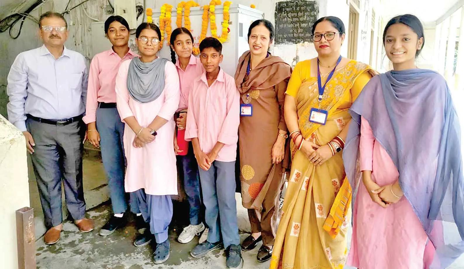 शाह सतनाम जी मार्ग पर स्कूल में स्व. इंदर कौर की याद में लगवाया वाटर कूलर