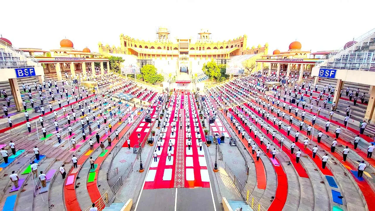 International Yoga Day; बीएसएफ पंजाब ने उत्साहपूर्वक मनाया 12वां अंतरराष्ट्रीय योग दिवस 