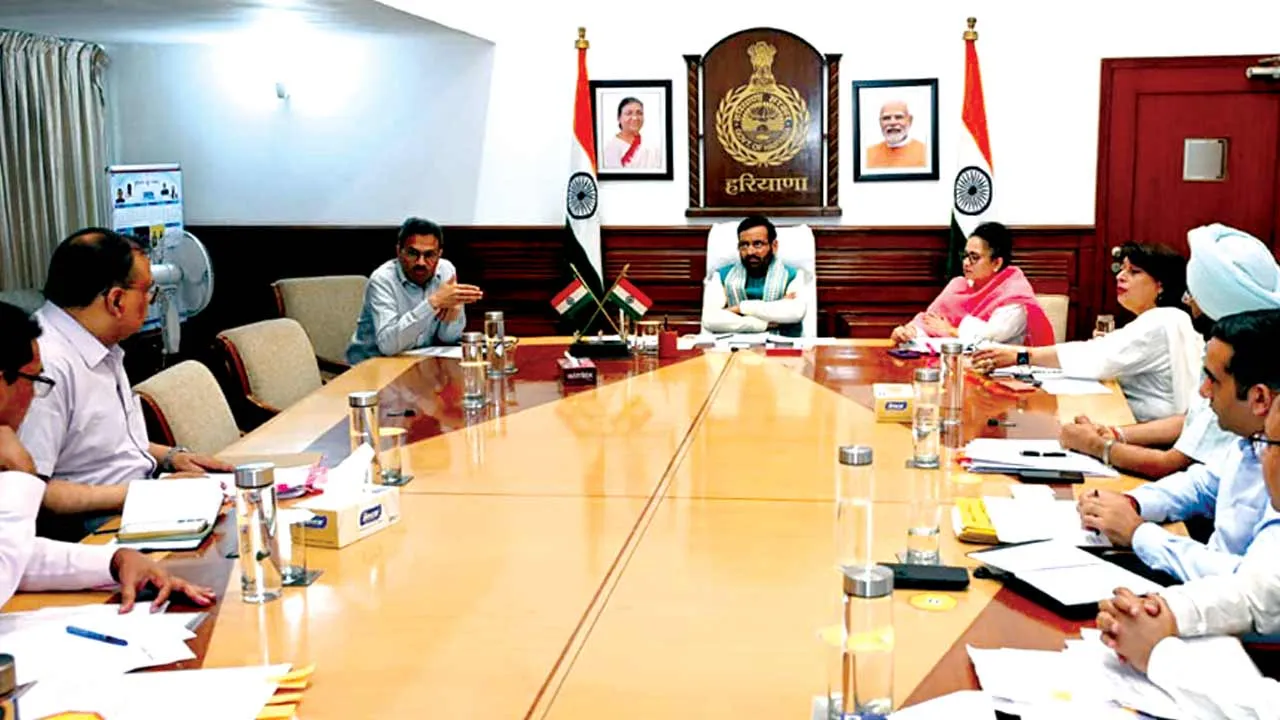 Haryana News: सरकारी अस्पतालों व मेडिकल कॉलेजों की छतों पर लगेंगे सोलर पैनल: मुख्यमंत्री सैनी