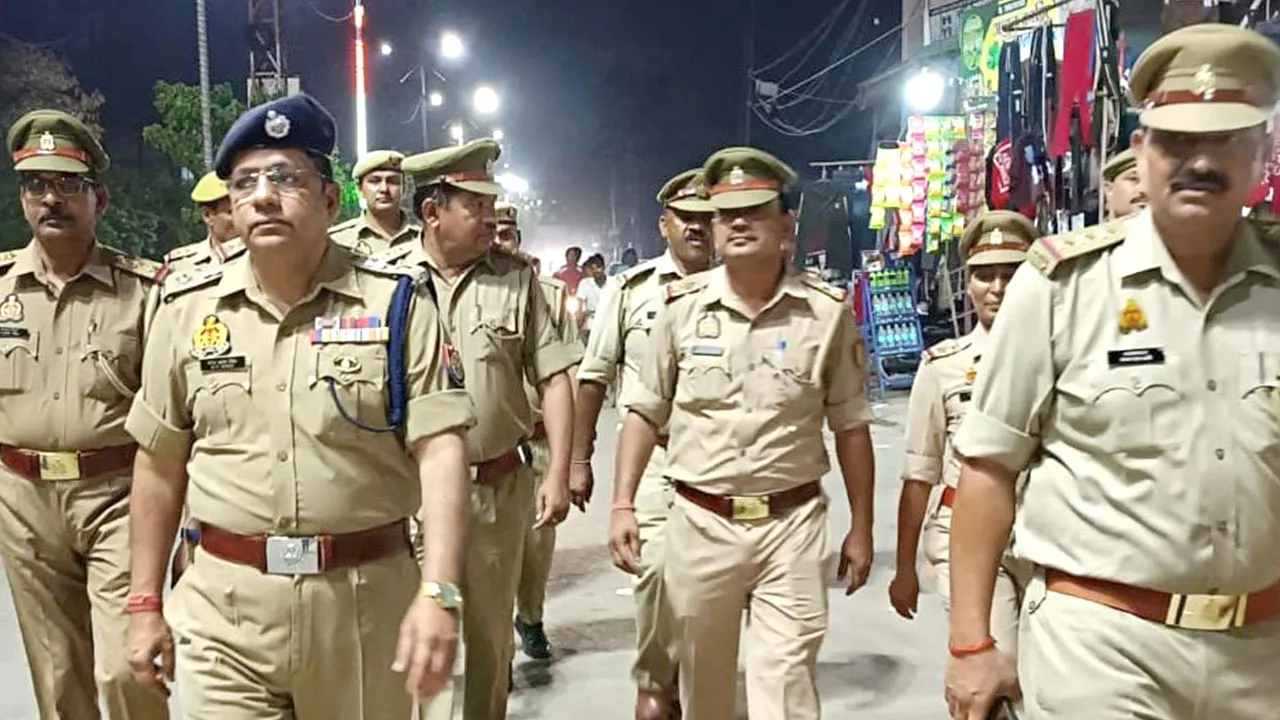 कैराना में एसपी ने पैदल गश्त करके परखी सुरक्षा-व्यवस्था