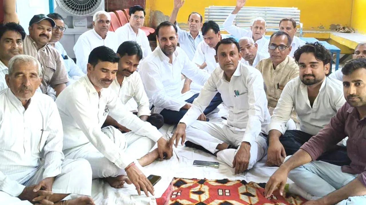 'ई-रजिस्ट्री के विरोध में दूसरे दिन भी जारी रहा धरना-प्रदर्शन'