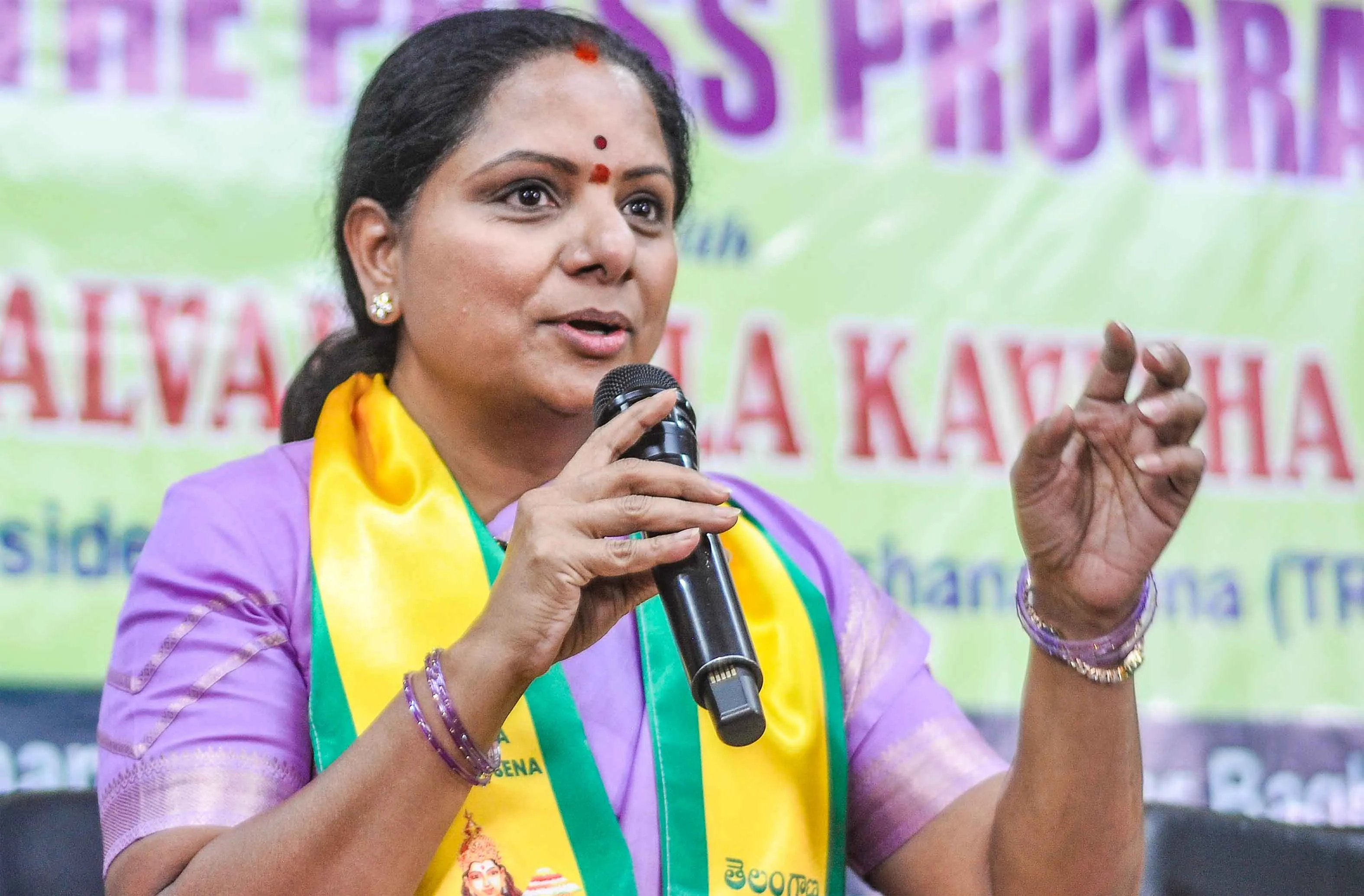 जब तेलंगाना जागृति की संस्थापक भड़क कर बोलीं- यह कूटनीति नहीं, राजनीतिक चापलूसी