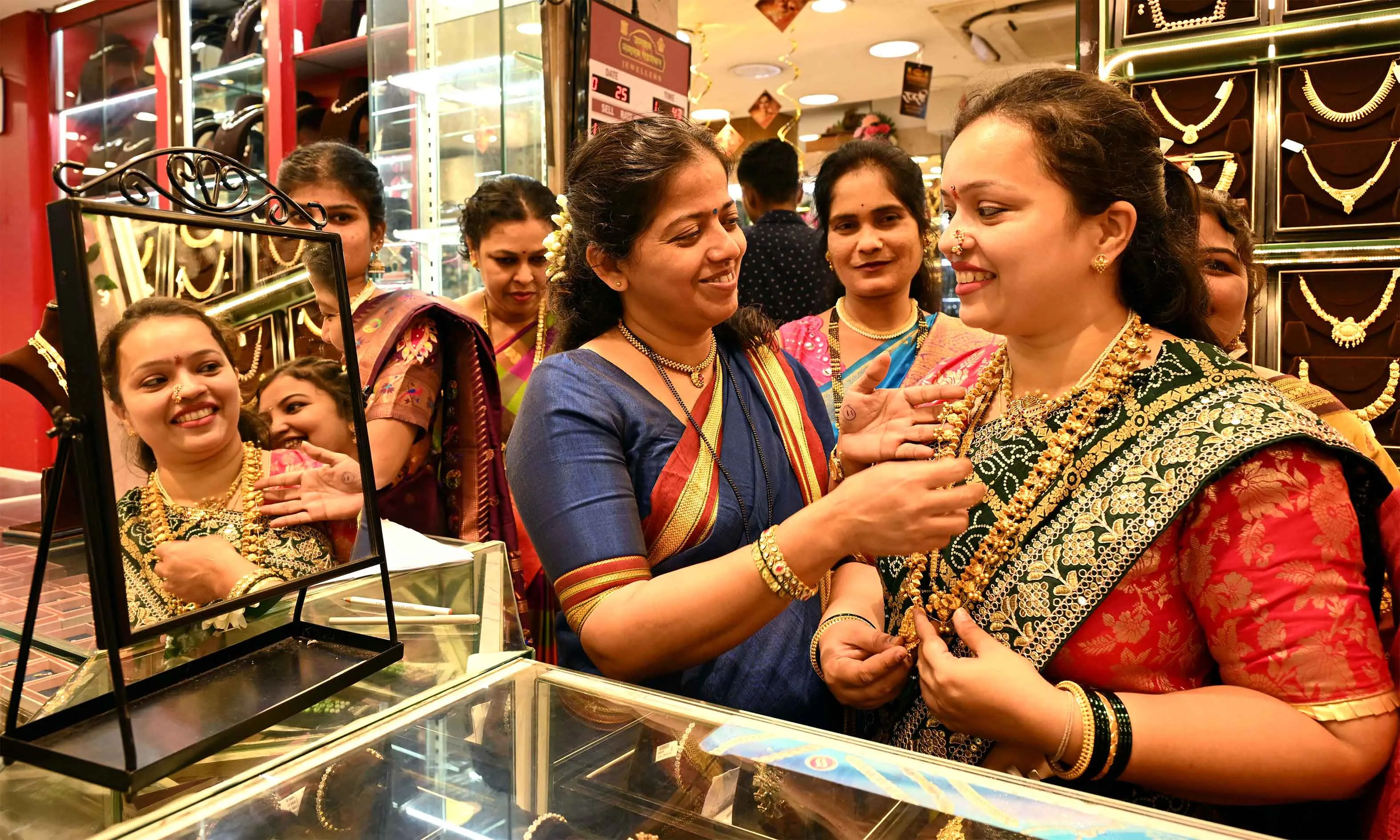 Gold-Silver Price Today: सोना-चांदी की कीमतों में भारी उछाल, 3 प्रतिशत तक बढ़ी सोना-चांदी की कीमतें