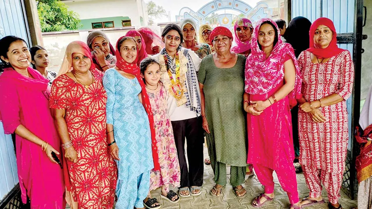 सरसा की बेटी नीतू वायु सेना में चयनित