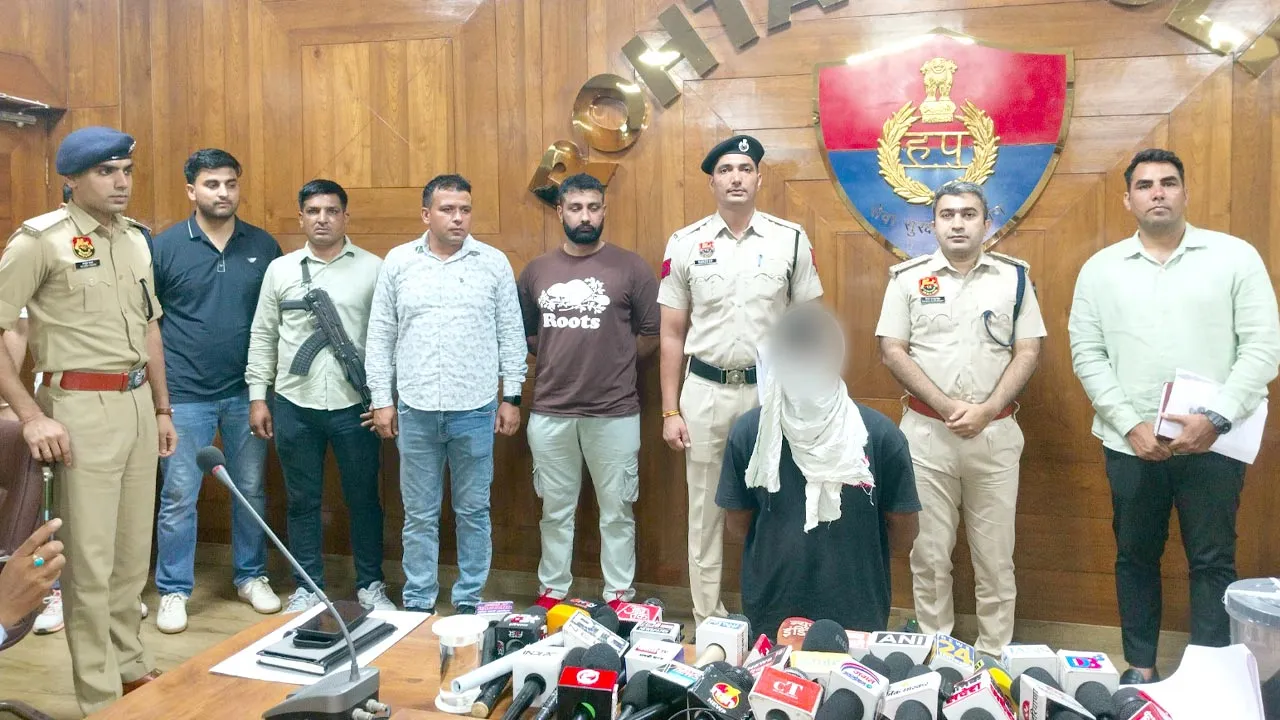 ऑनलाइन गेमिंग के चक्कर में फंसकर युवक बना हथियार सप्लायर, विदेशी हथियारों सहित पुलिस ने किया गिरफ्तार