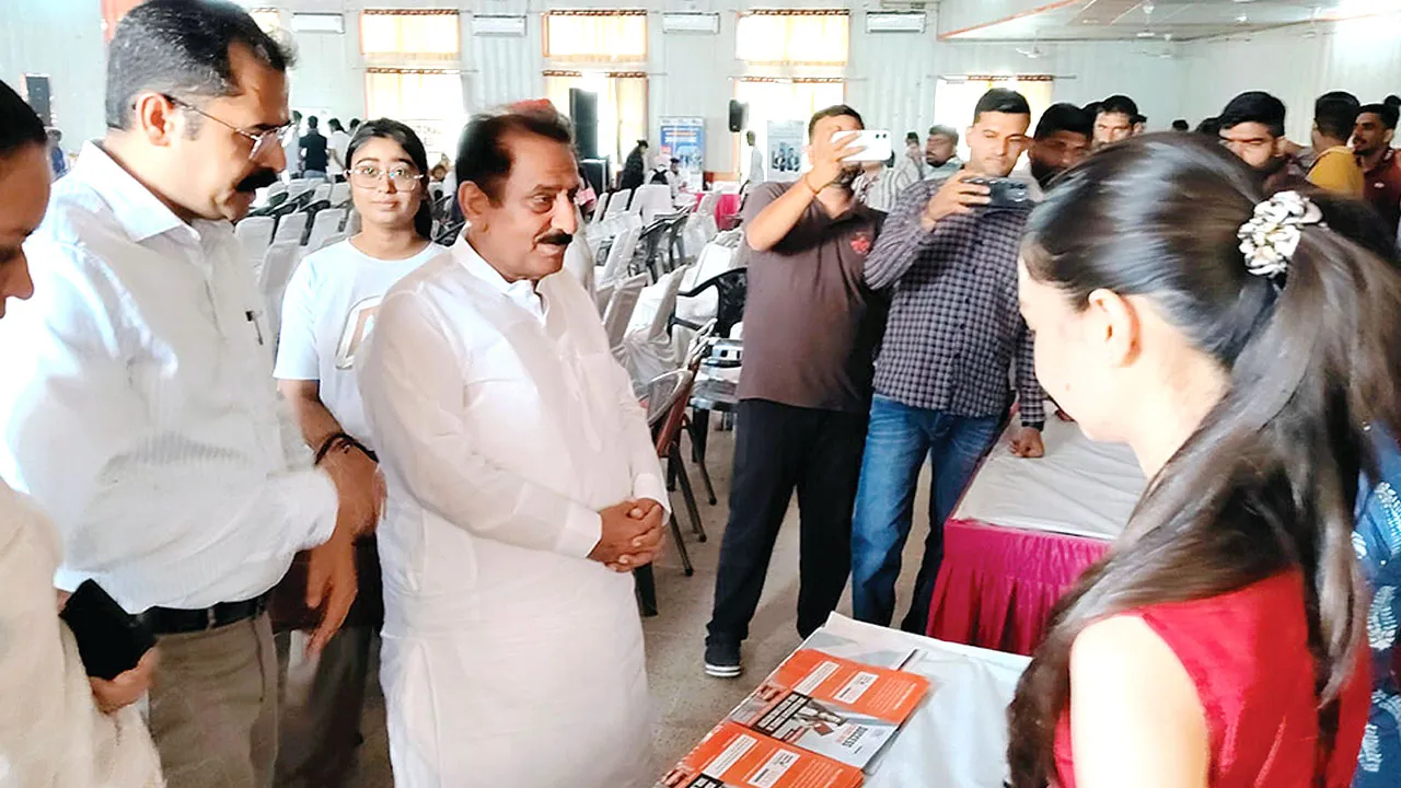 Job Fair News: प्रदेश के 148 युवाओं को मिला ऑफर लेटर