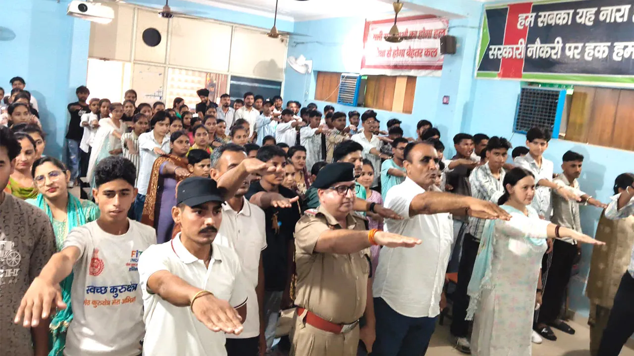 पुलिस टीम ने आईसीएस कोचिंग सेंटर में चलाया नशा मुक्ति अभियान
