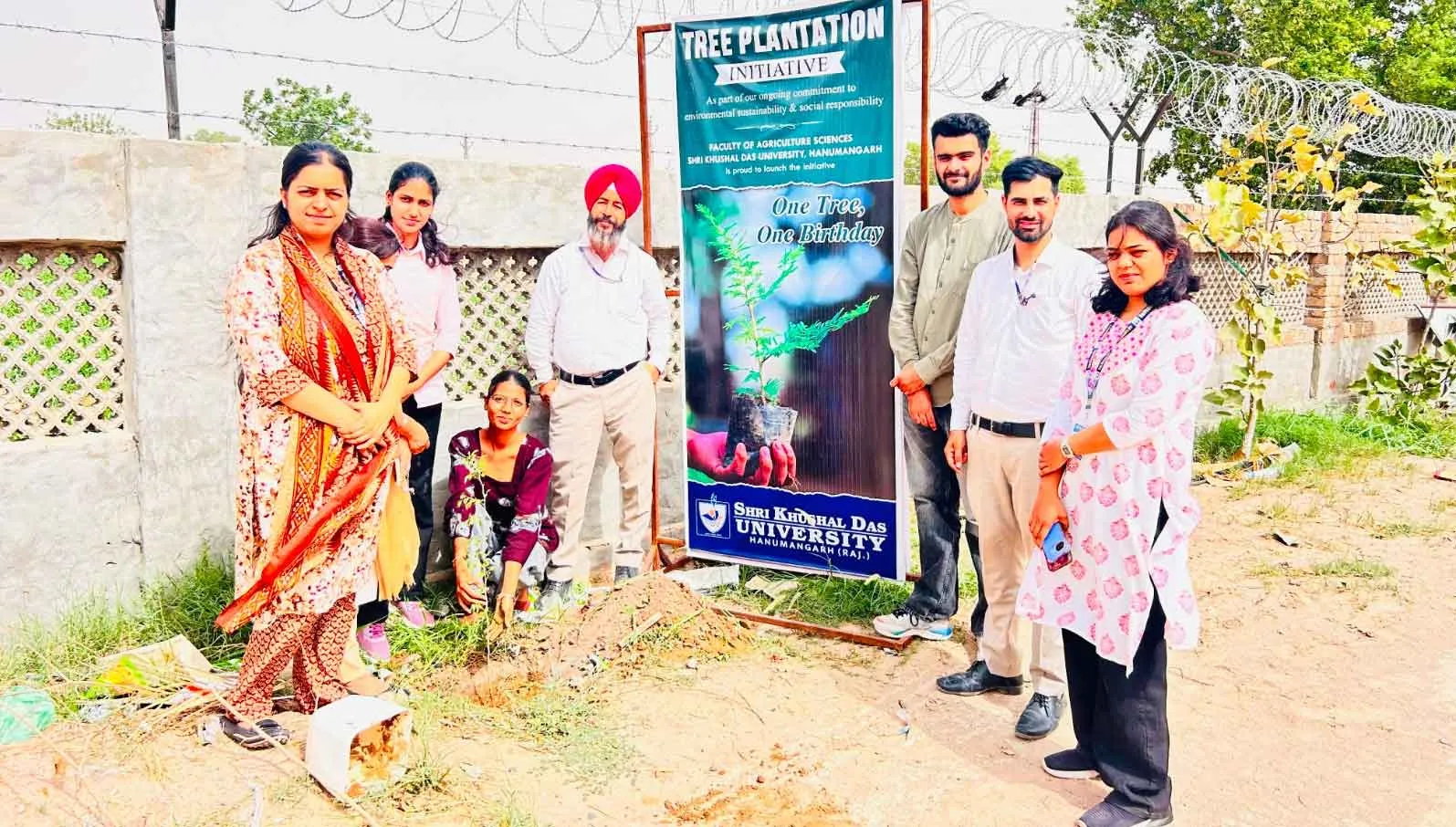 जन्मदिन बना पर्यावरण संरक्षण का उत्सव, छात्रा ने पौधारोपण कर पेश की मिसाल