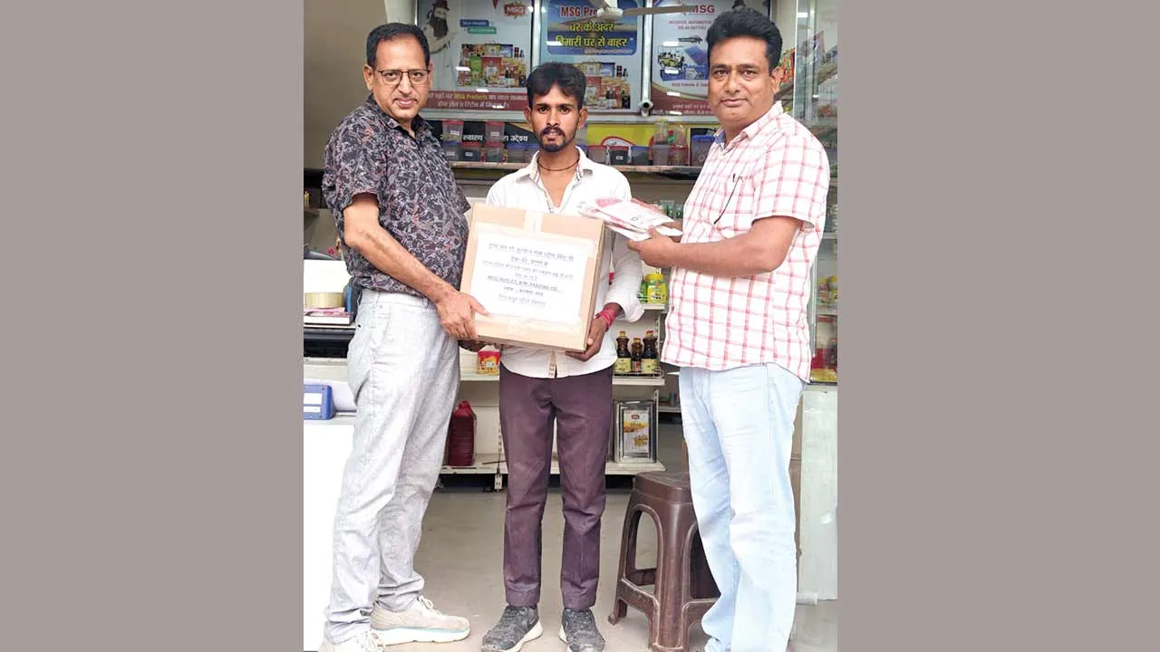Welfare Work: जरूरतमंद महिला के लिए दी हेल्दी डाइट किट