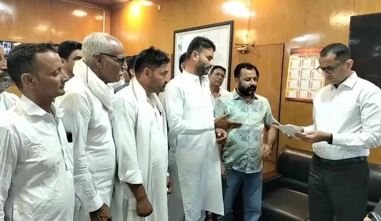 बकाया अनुदान राशि जारी करने व गेहूं खरीद घोटाले की जांच की मांग 