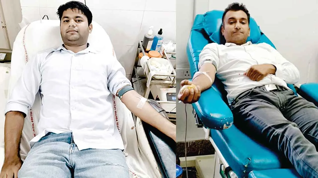 Blood Donation: आशीष इन्सां व एमएसजी आईटी विंग सेवादार प्रिंस इन्सां ने निभाया इंसानियत का फर्ज 