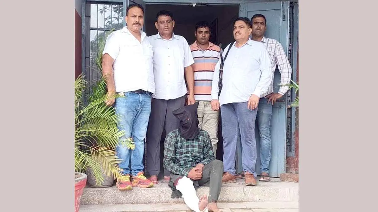 भिवानी सीआईए स्टाफ-2 को मिली बड़ी कामयाबी: सवा साल से फरार 5 हजार रुपये का इनामी बदमाश गिरफ्तार