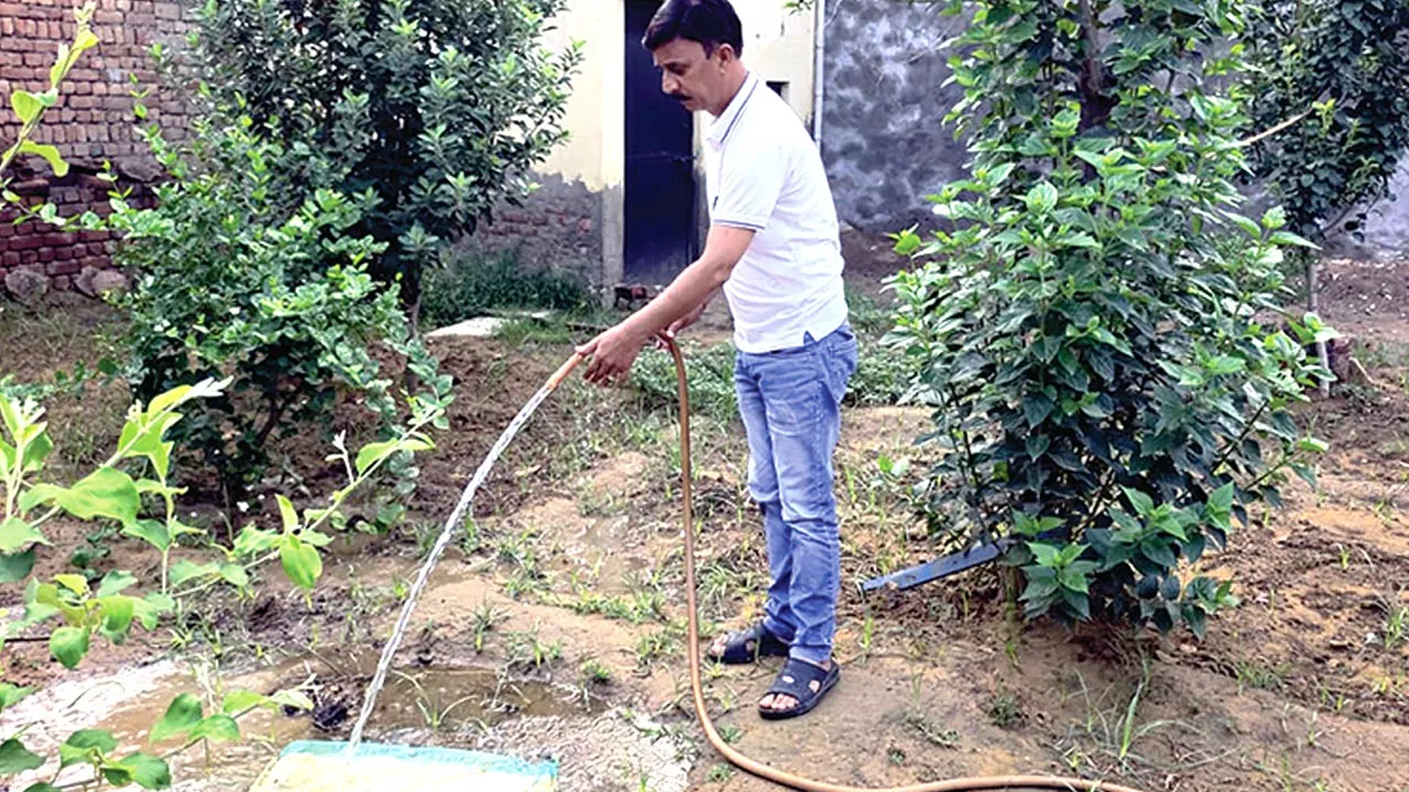 पीने के पानी से सींचे जा रहे थे बाग, जन स्वास्थ्य विभाग की छापेमारी में खुलासा