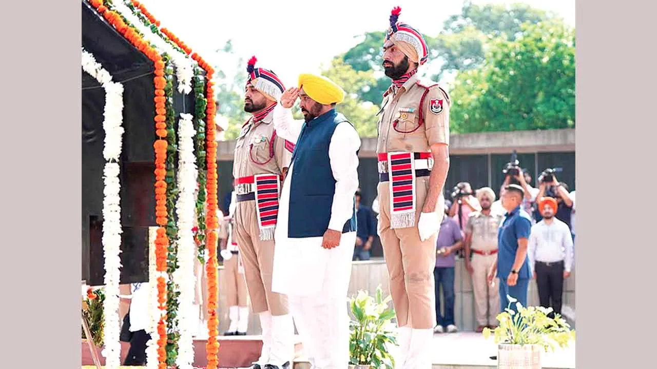 Kargil Vijay Diwas: शहीदों की अद्वितीय शहादत आने वाली पीढ़ियों को करेगी प्रेरित: भगवंत मान