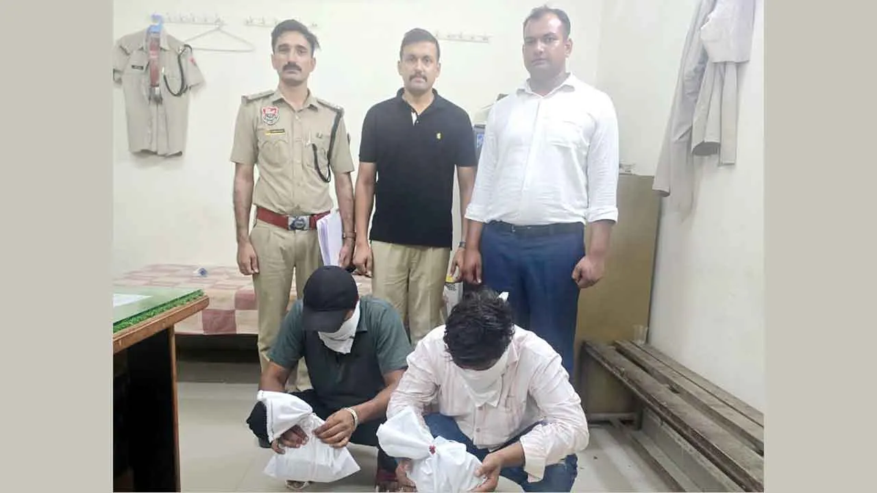 Cyber Crime: फतेहाबाद पुलिस ने किया 5.80 लाख रुपये की ठगी का खुलासा, दो आरोपी गिरफ्तार
