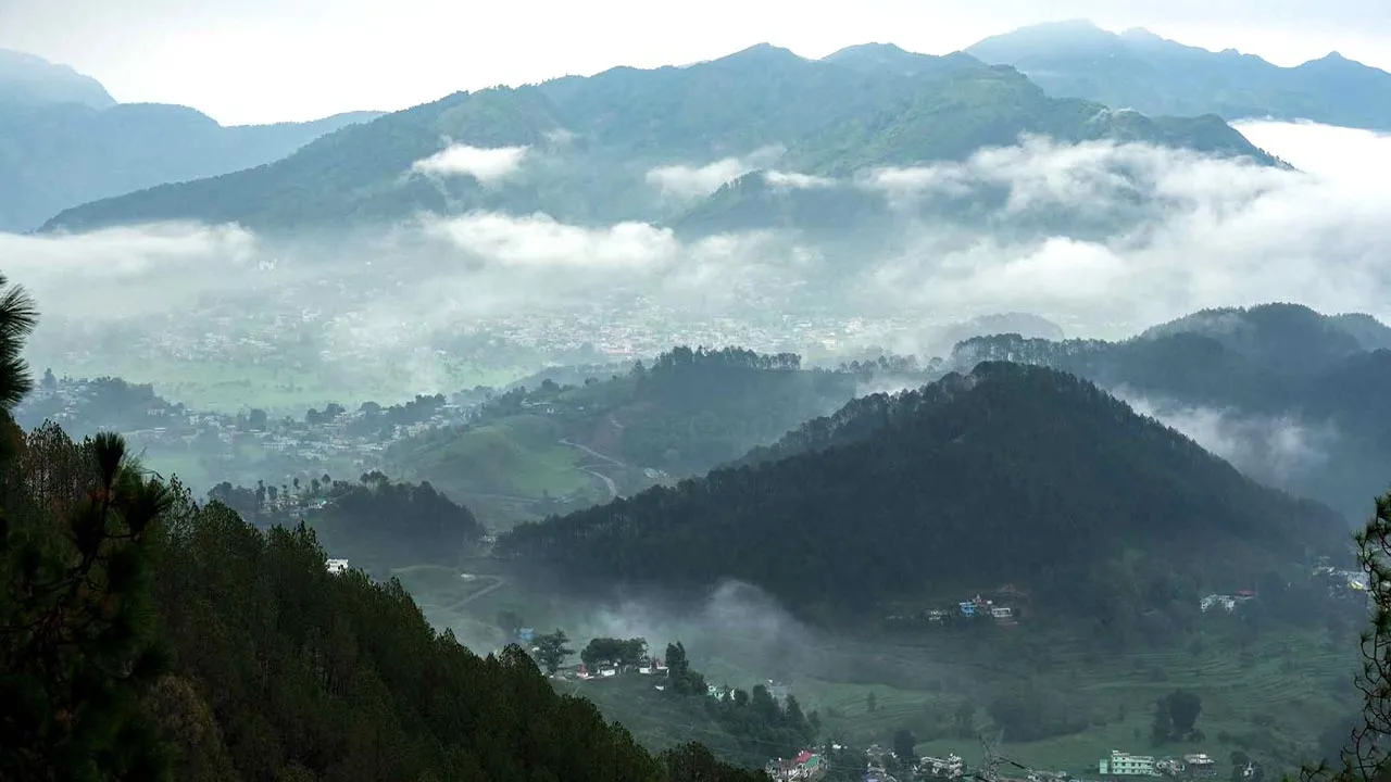 उत्तराखंड में मानसून को लेकर 10 जिलों में अलर्ट, 79 सड़कें बंद