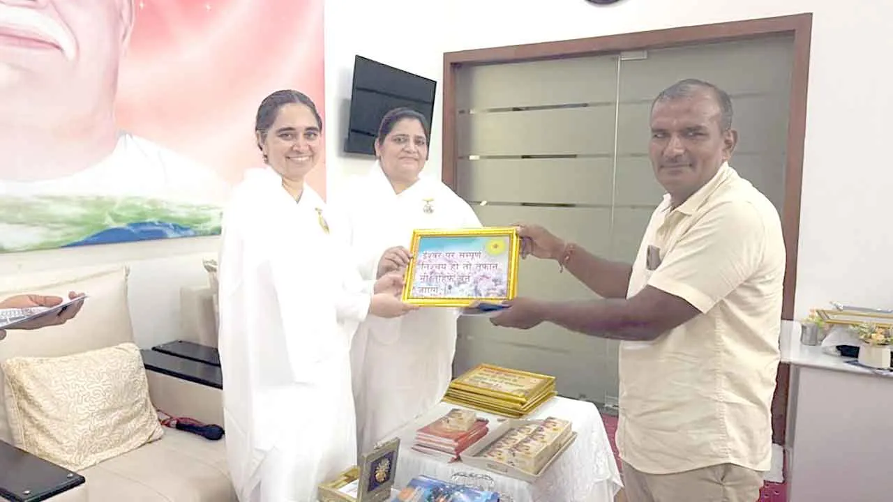 माउंट आबू से आईं राज्ययोगिनी ब्रह्माकुमारी बहन अदिति ने घरौंडा मीडिया को किया संबोधित, सकारात्मक पत्रकारिता पर हुई सार्थक चर्चा