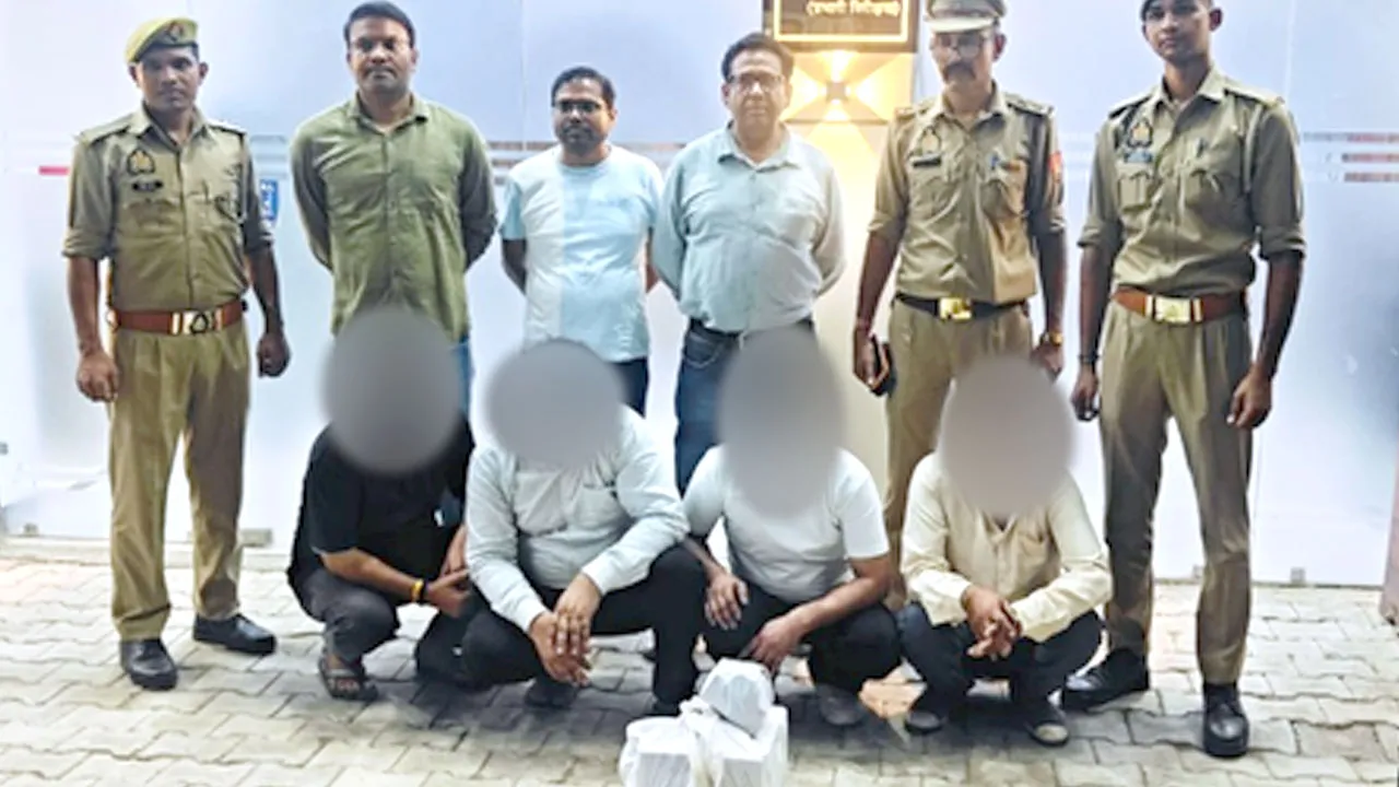 चलती कार में अवैध भ्रूण लिंग जांच का भंडाफोड़, चार हिरासत में