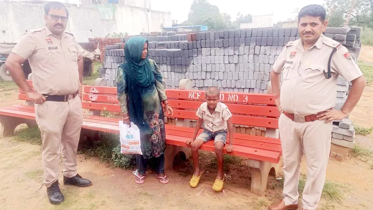 फर्रुखनगर पुलिस ने एक घंटे में ढूंढी गुम हुई बच्ची