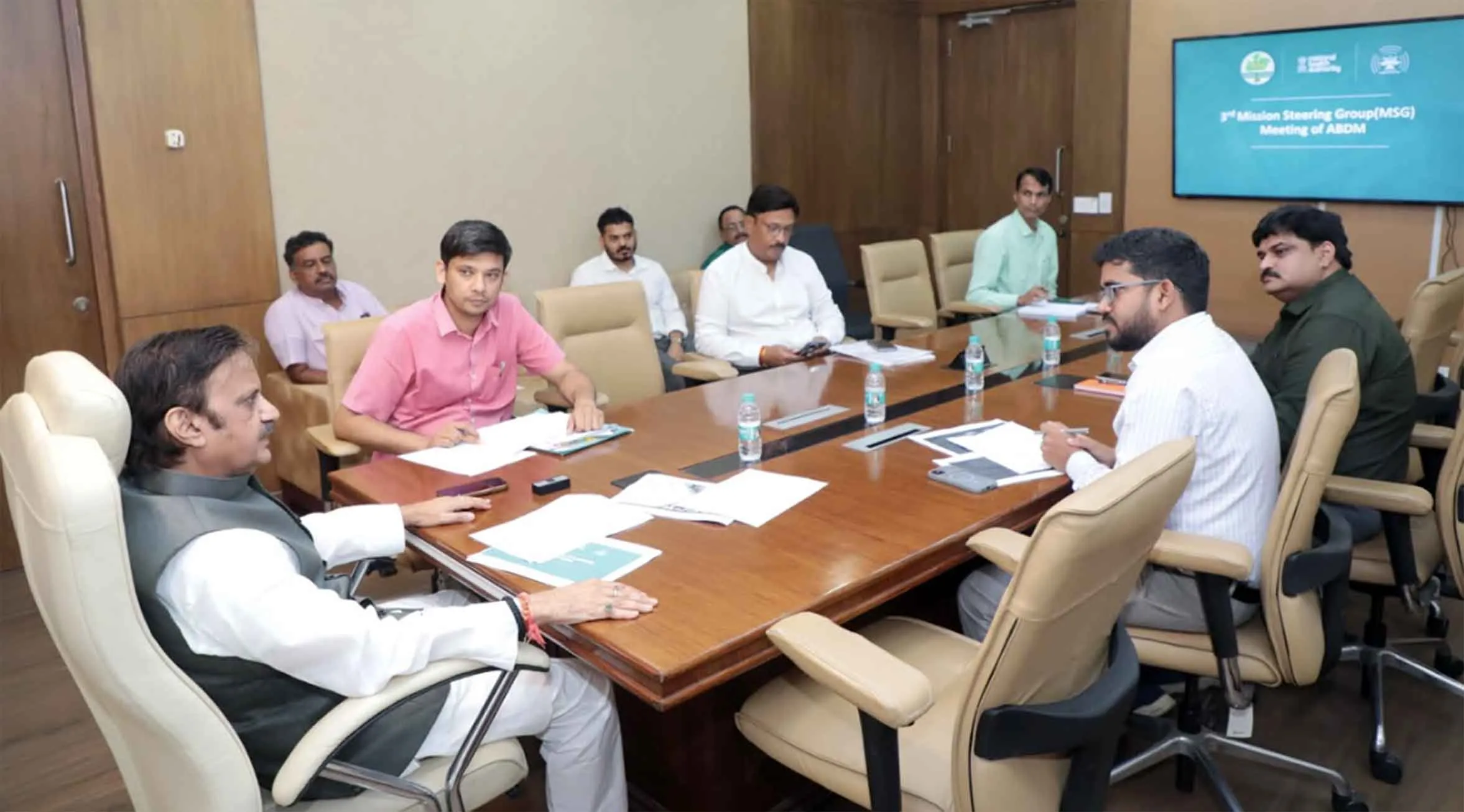 Health News: स्वास्थ्य सेवाएं हों अधिक पारदर्शी, त्वरित और गुणवत्तापूर्ण, उप मुख्यमंत्री ने की आयुष्मान भारत डिजिटल मिशन प्रगति की समीक्षा
