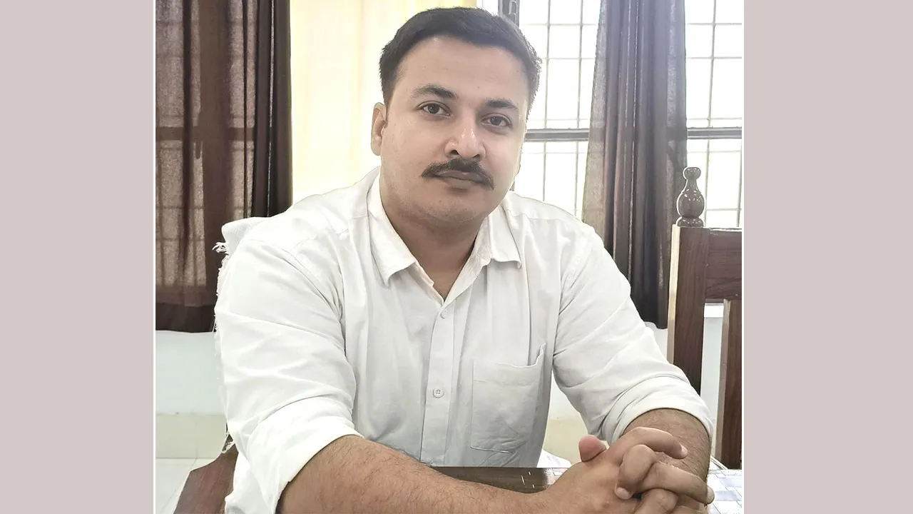 कैराना नायब तहसीलदार बनाए गए आकाश चौधरी, संभाला कार्यभार