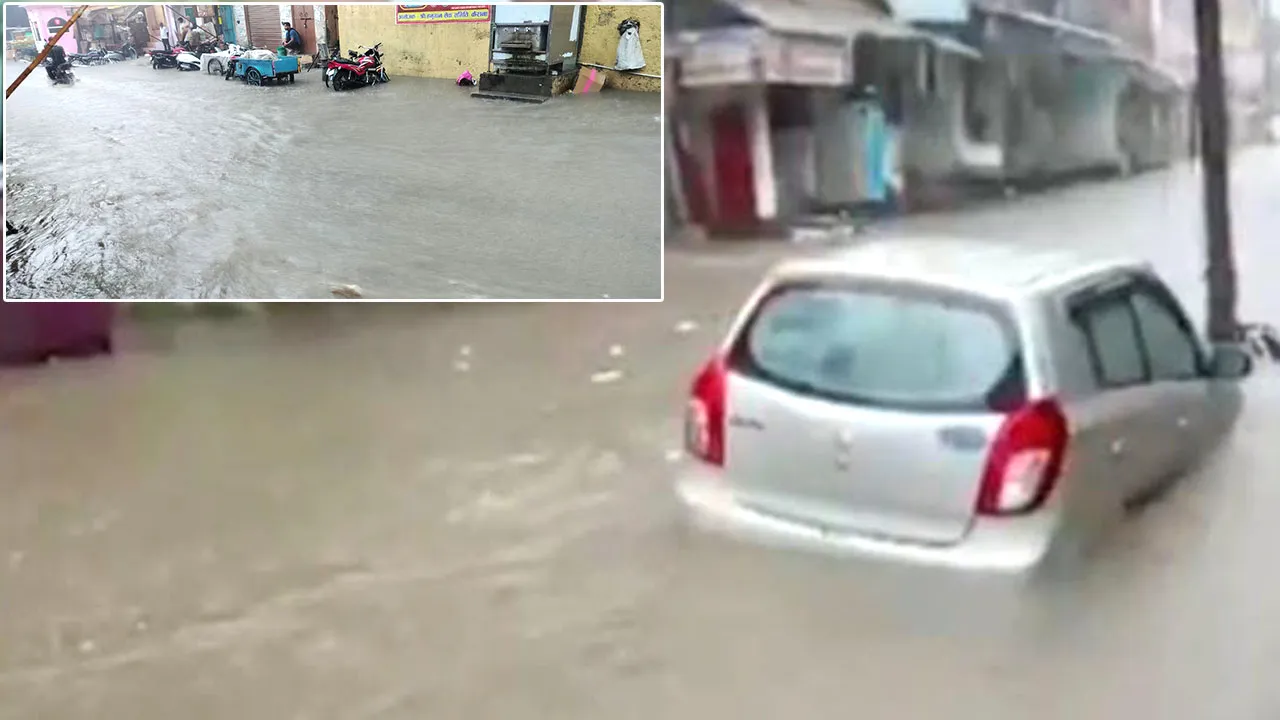 मानसूनी बारिश से 'टापू' बना कैराना, पालिका के सफाई दावों की खुली पोल