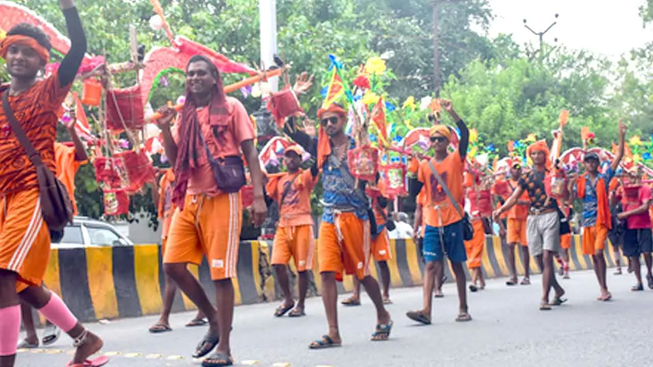 Kanwar Yatra; यूपी में कांवड़ यात्रा की तैयारियां शुरू, बस स्टेशनों पर मिलेंगी बेहतर सुविधाएं