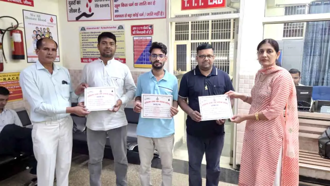 Blood Donation: थैलेसीमिया मरीजों के लिए फरिश्ता बने सेवादार, तीन यूनिट रक्तदान कर पेश की इंसानियत की मिसाल