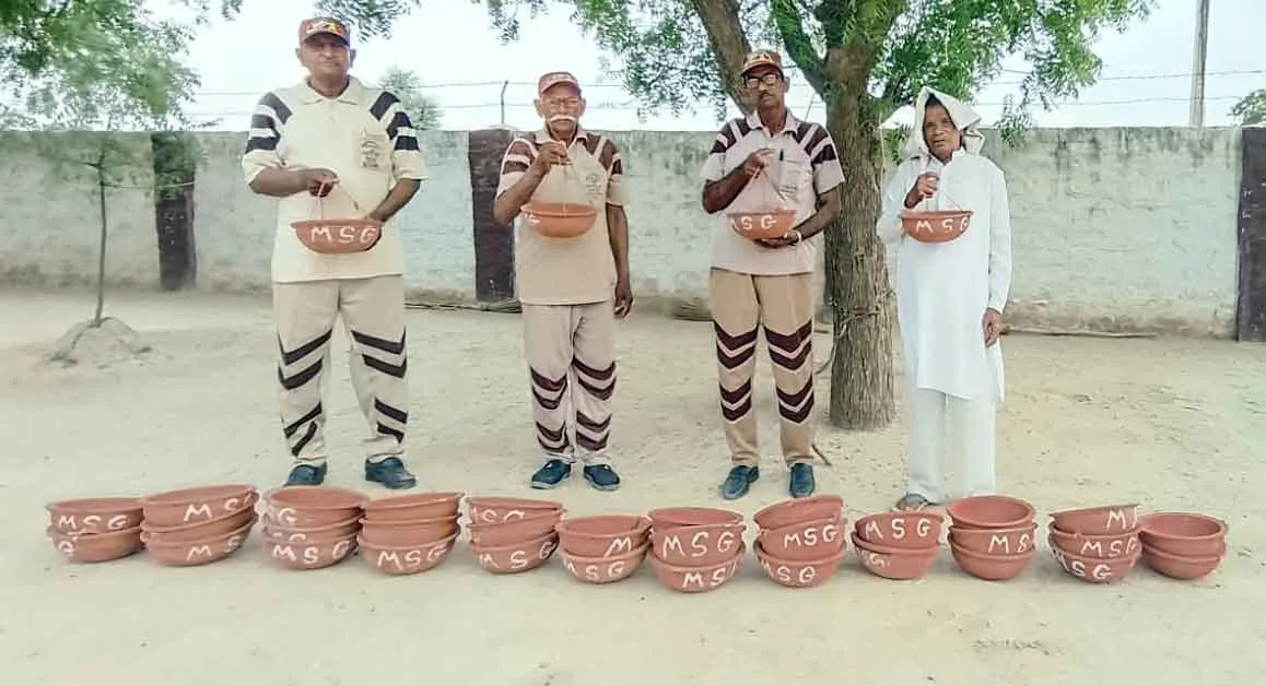 ब्लॉक सिलवाला खुर्द की साध-संगत ने बेजुबान पक्षियों के लिए रखे परिंडे