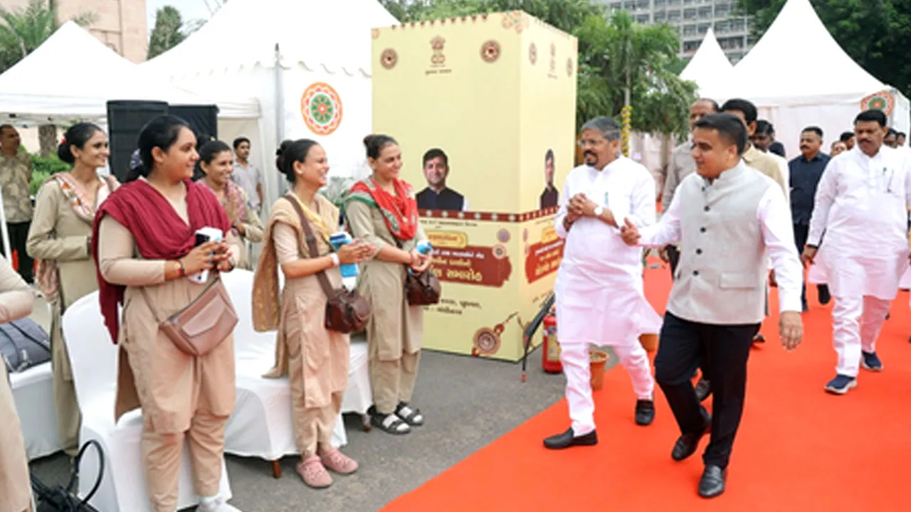 GSRTC: रक्षाबंधन के लिए डिप्टी सीएम ने किया बड़ा ऐलान, 101 नई बसों को  दिखाई हरी झंडी