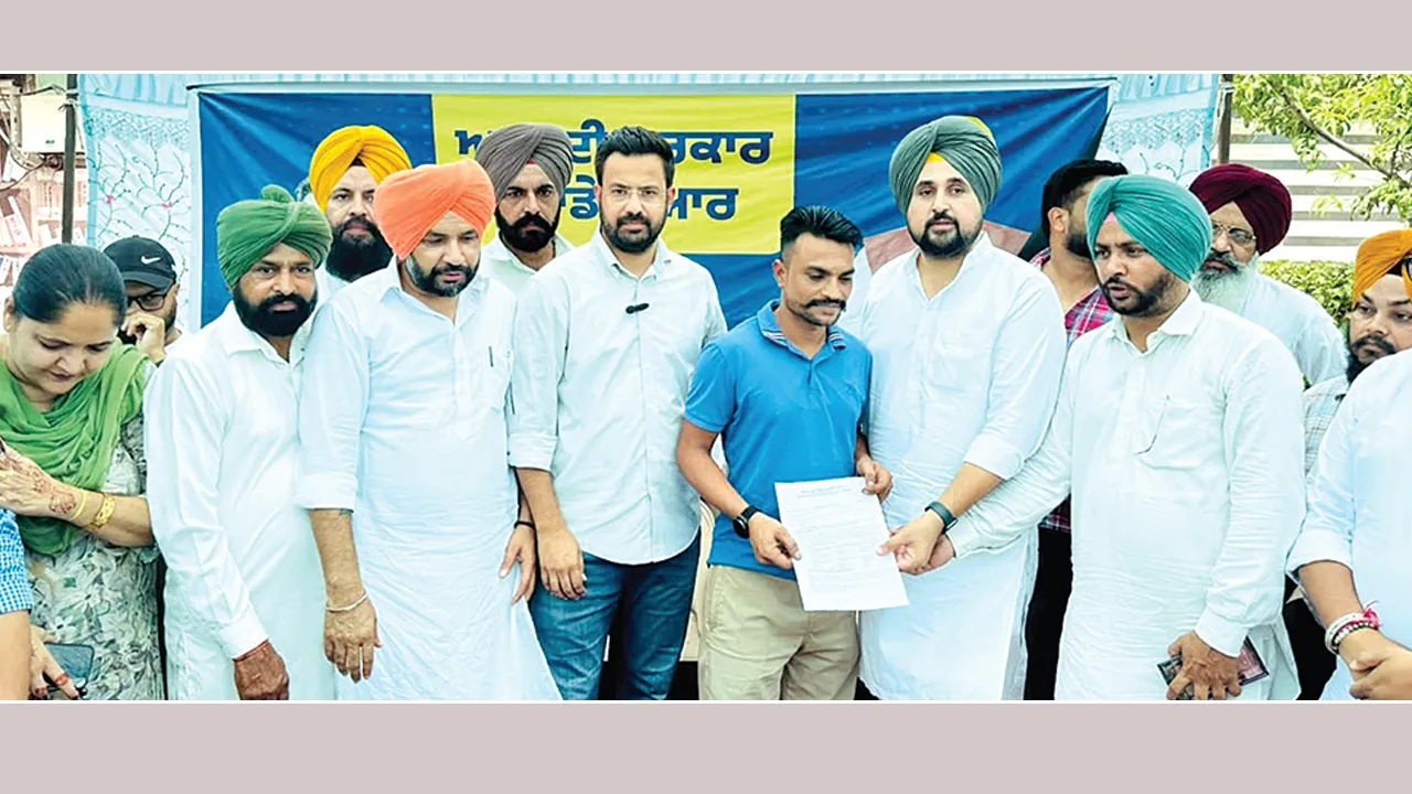 मेयर भारद्वाज ने कच्चे घरों में रहने वाले 152 जरूरतमंद लाभार्थियों को सौंपे स्वीकृति पत्र